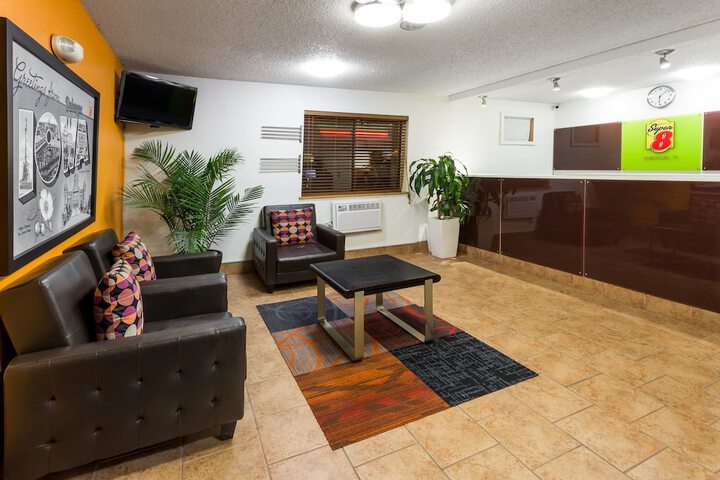 Super 8 By Wyndham Dubuque - thumb 3