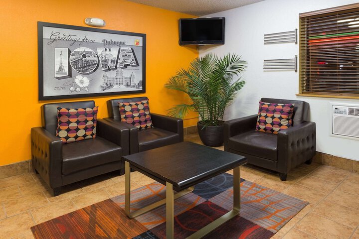 Super 8 By Wyndham Dubuque - thumb 2