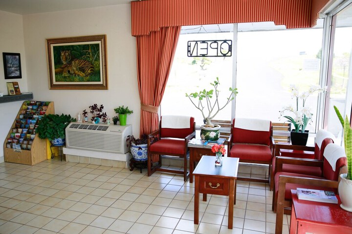 Red Carpet Inn - thumb 4