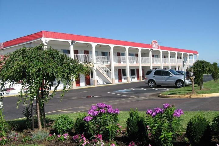 Red Carpet Inn - thumb 2