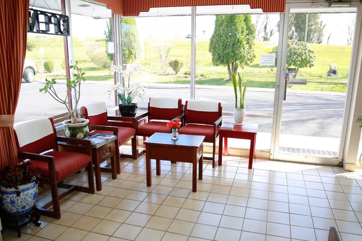 Red Carpet Inn - thumb 3