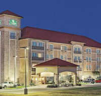 La Quinta Inn  Suites by Wyndham Allen at The Village - Accommodation Seattle