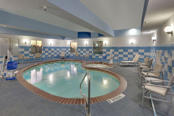 Holiday Inn Express & Suites Denton UNT- TWU, An IHG Hotel - thumb 4