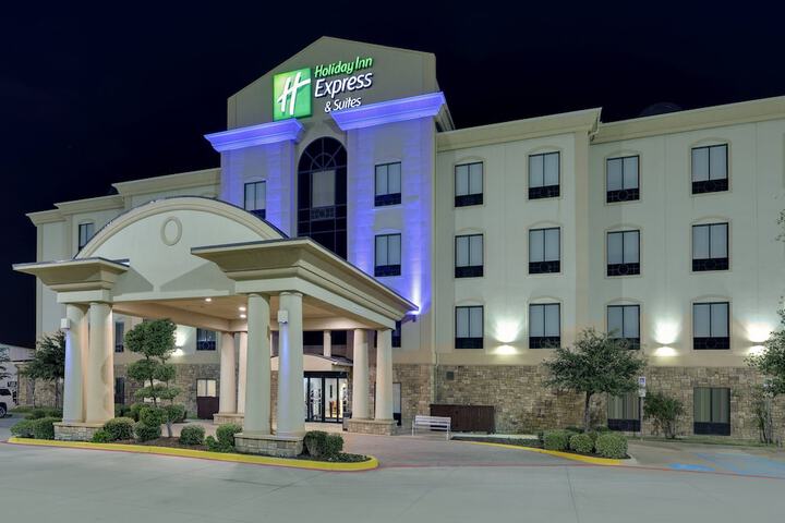 Holiday Inn Express & Suites Denton UNT- TWU, An IHG Hotel - thumb 3