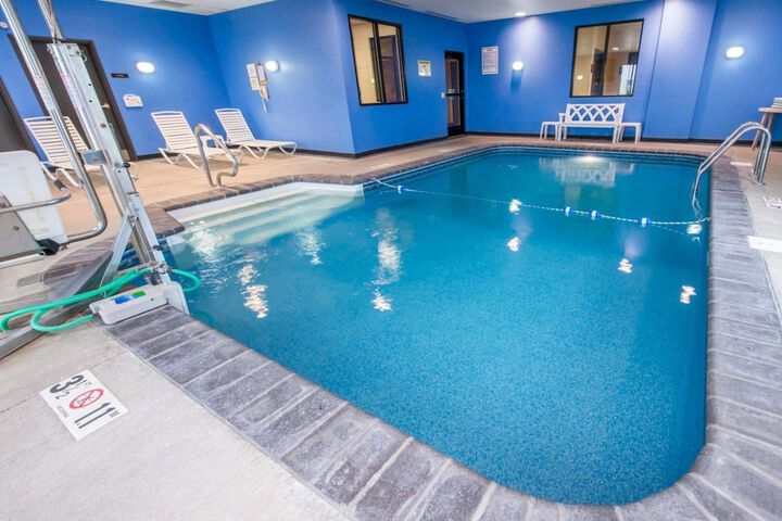 Comfort Suites Altoona - thumb 4