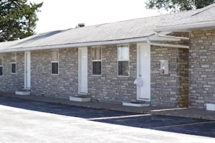 Travelier Motel - thumb 1