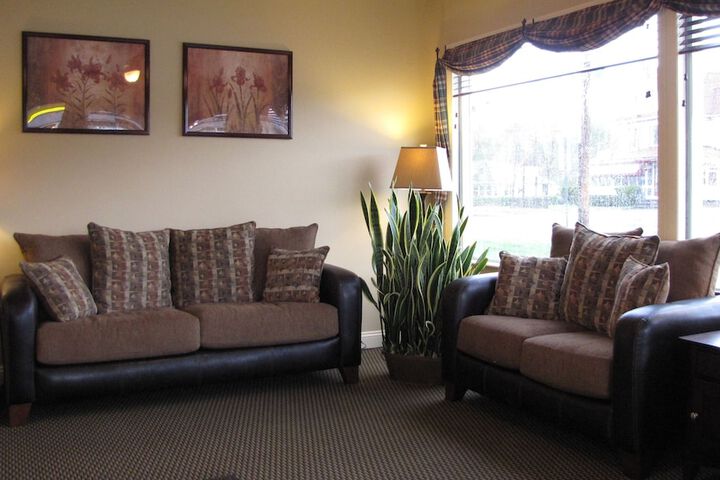 Mt Madison Inn & Suites - thumb 4