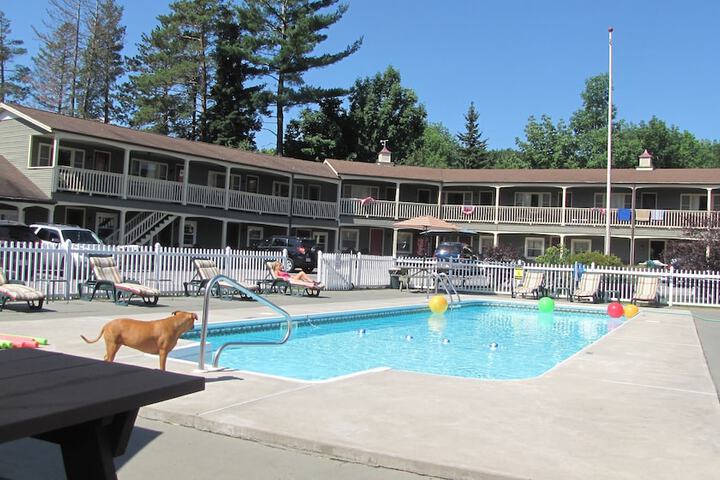 Mt Madison Inn & Suites - thumb 1