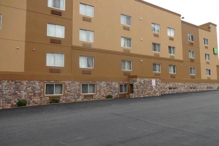 Sheridan Hotel - thumb 2