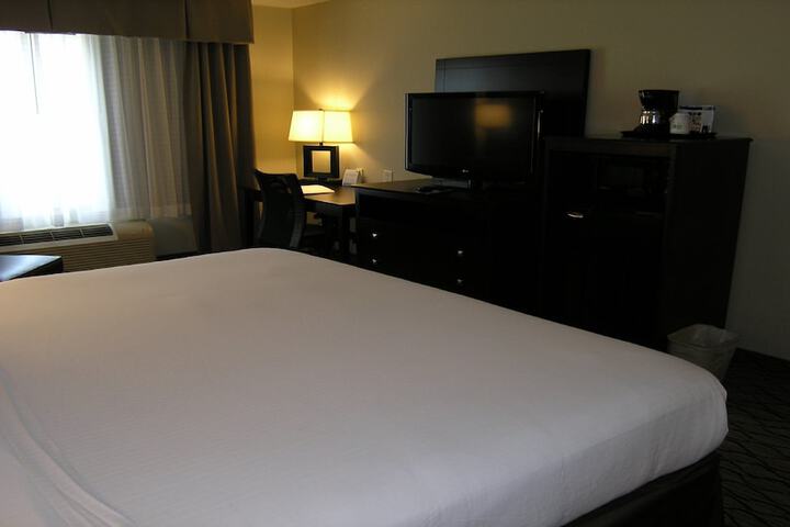 Holiday Inn Express & Suites Belle Vernon, An IHG Hotel - thumb 7