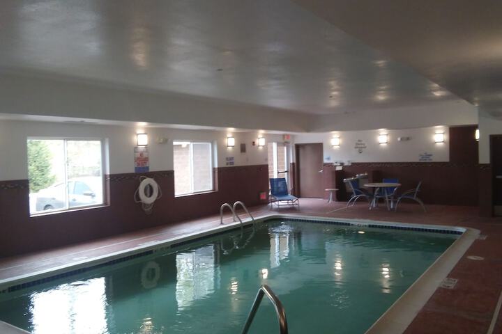 Holiday Inn Express & Suites Belle Vernon, An IHG Hotel - thumb 3