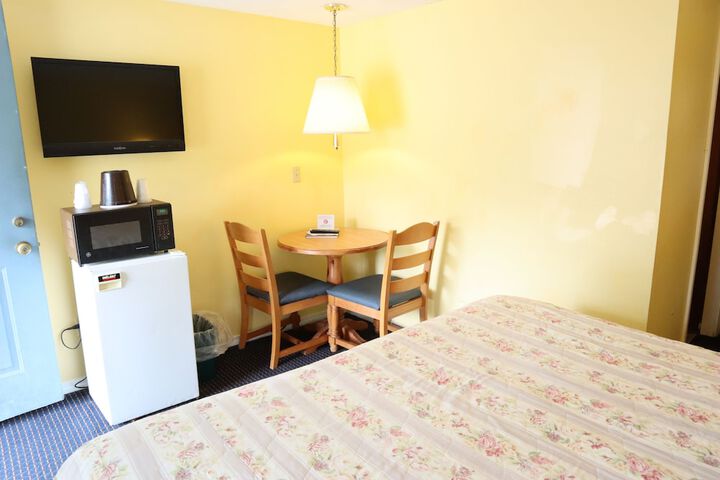 Villager Motel - thumb 7