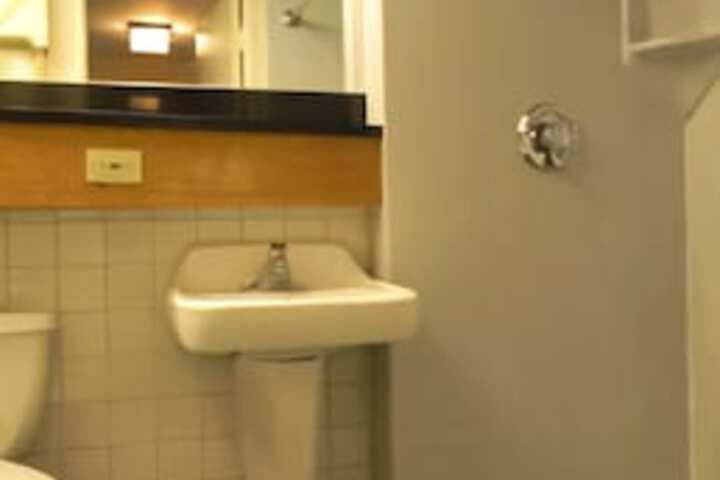 Black Horse Lodge & Suites - thumb 4