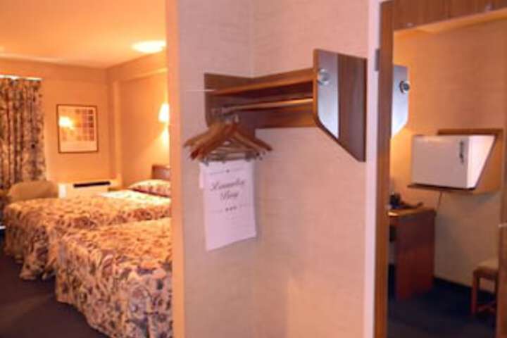 Black Horse Lodge & Suites - thumb 6