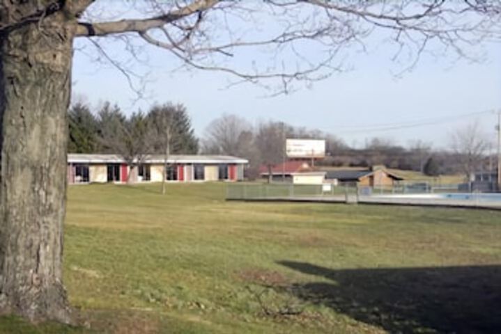 Black Horse Lodge & Suites - thumb 1