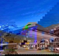 Holiday Inn Express & Suites Chesterfield, an IHG Hotel - Accommodation Seattle