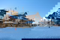 Gray Wolf Inn  Suites