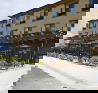 Holiday Inn Express Hotel  Suites Belgrade an IHG Hotel - Accommodation Seattle