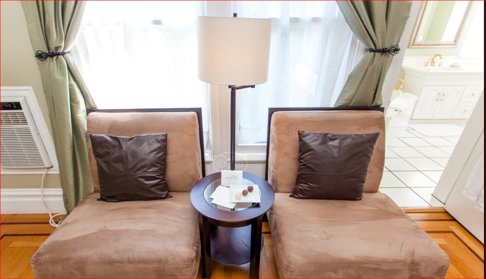 1801 First Luxury Inn - thumb 6