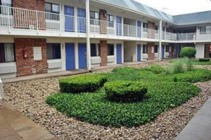 Motel 6 Chicago - Elk Grove - thumb 0