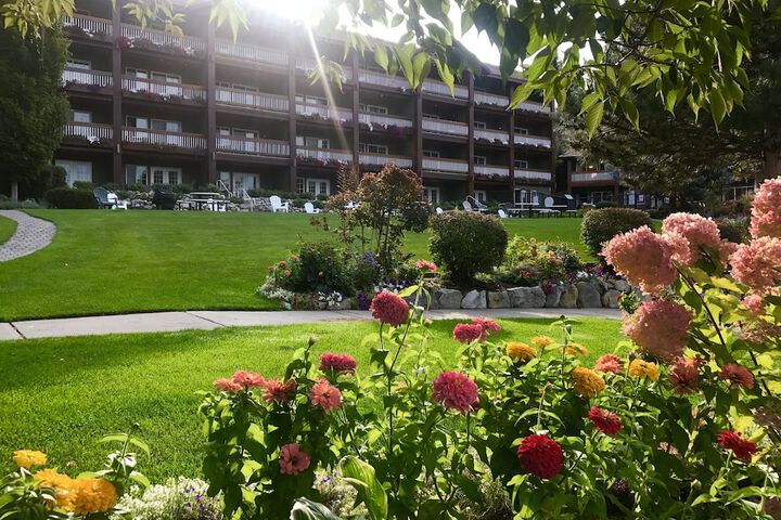 Lakeside Lodge And Suites - thumb 2