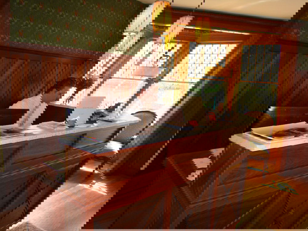 Showers Inn - thumb 1