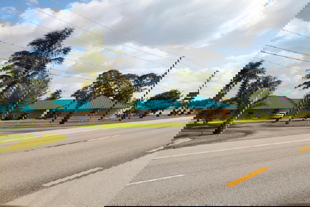 Lake Grassy Inn & Suites - thumb 0