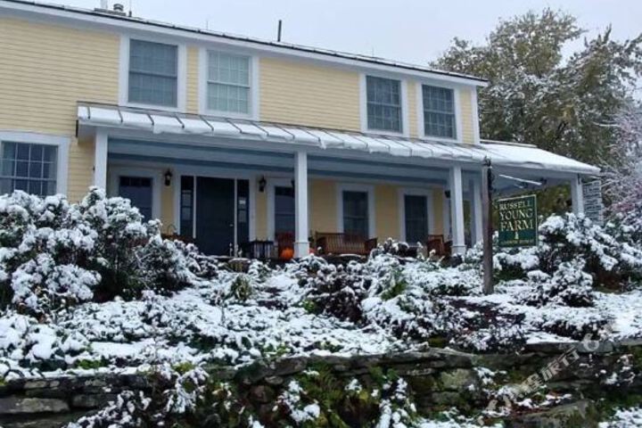 Russell Young Bed & Breakfast - thumb 0