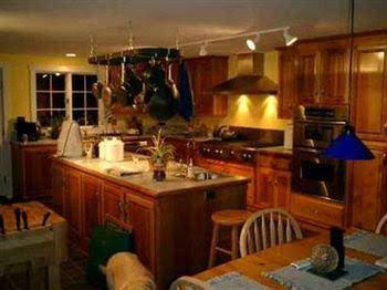 Russell Young Bed & Breakfast - thumb 2