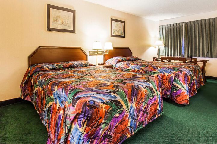 Econo Lodge - thumb 7