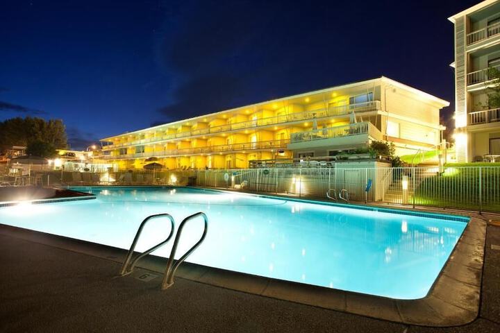 Campbell's Resort - thumb 5