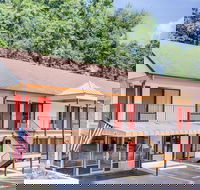 Days Inn by Wyndham Downtown Aiken - Accommodation Seattle