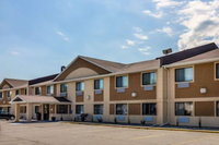 Travelodge by Wyndham Fargo West Acres