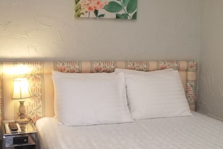 Deep Water Inn - thumb 2