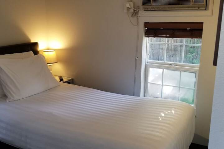 Deep Water Inn - thumb 5