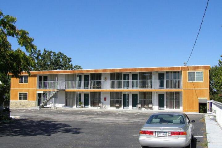 Twin Lakes Inn - thumb 4