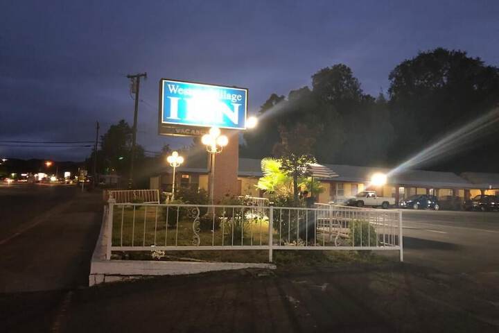 Western Village Inn - thumb 4