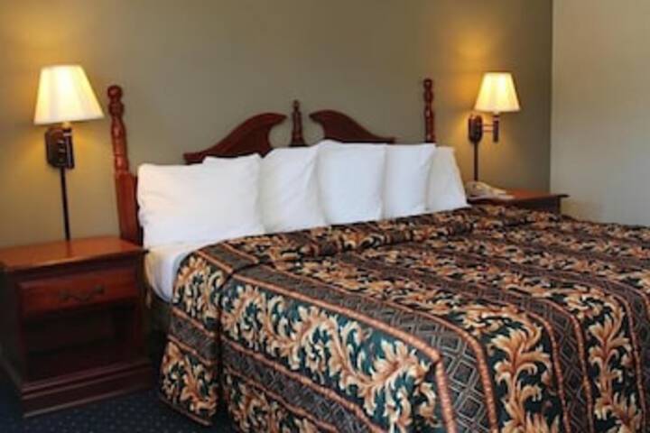 Western Village Inn - thumb 6