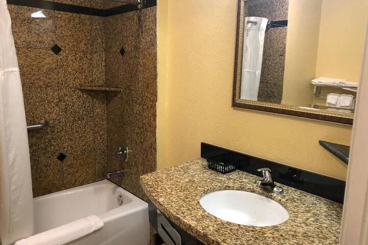 Western Village Inn - thumb 7