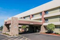 Quality Inn  Suites Warren - Detroit