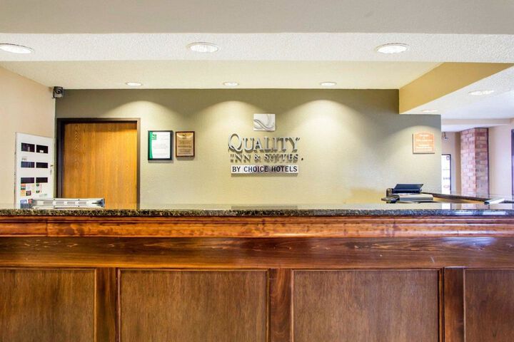 Quality Inn & Suites - thumb 6