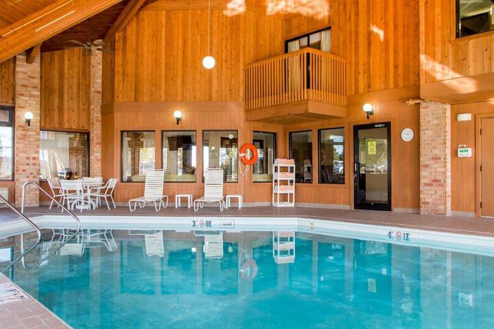 Quality Inn & Suites - thumb 4