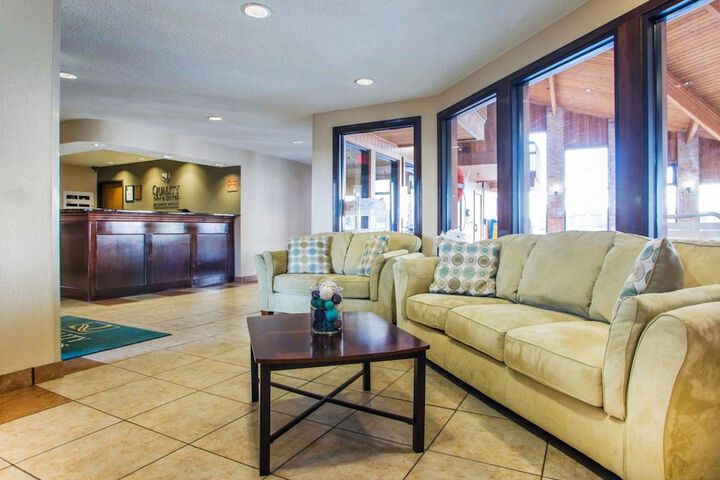 Quality Inn & Suites - thumb 5