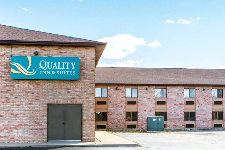 Quality Inn & Suites - thumb 2