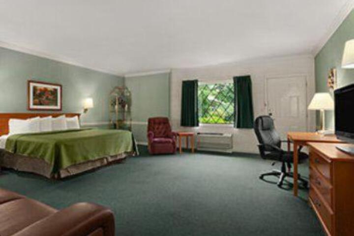 Travelodge By Wyndham Bedford - thumb 3