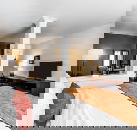 Comfort Suites Woodland - Sacramento Airport - Accommodation Seattle