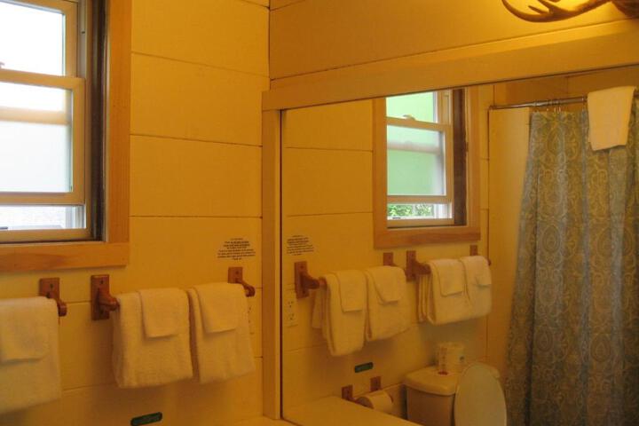 Golden Sands Resort On Lake George - thumb 1