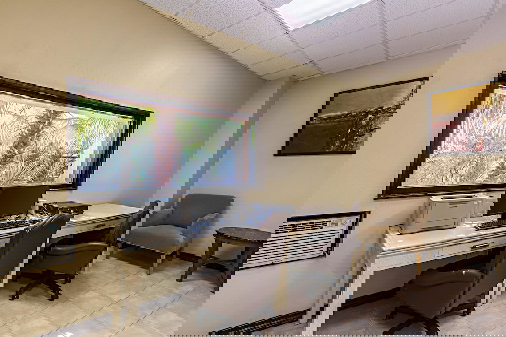 Econo Lodge - thumb 6