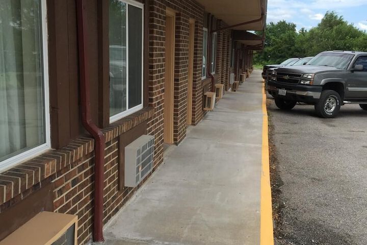 Economy Inn - thumb 3