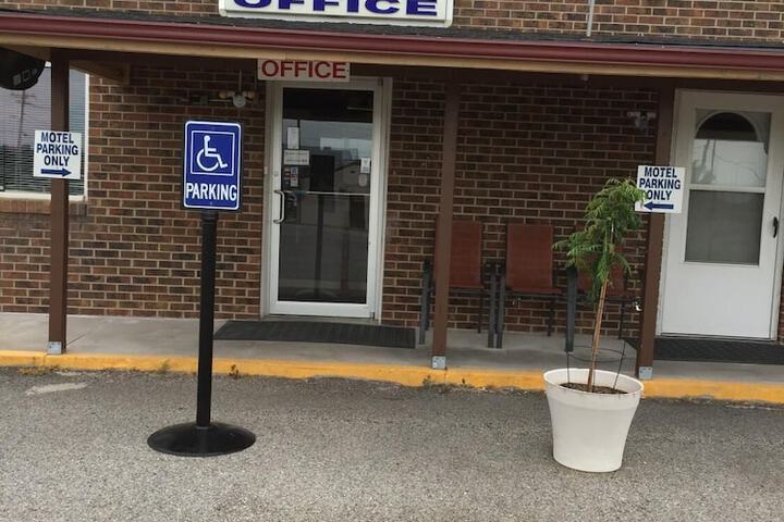 Economy Inn - thumb 2